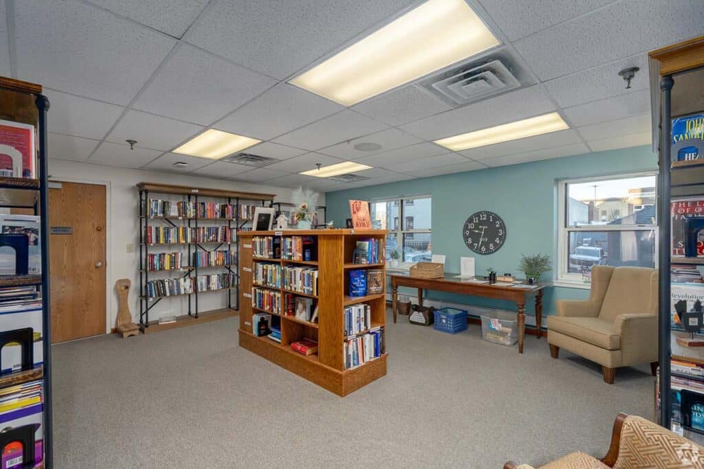 Main Floor Library And Recreation Room2